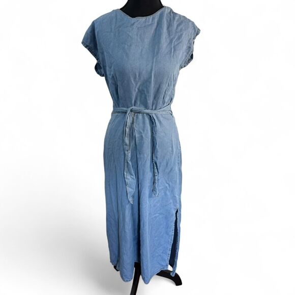 Zara M Blue Denim Dress with Open Back and Tie-up Detail - Picture 3 of 9